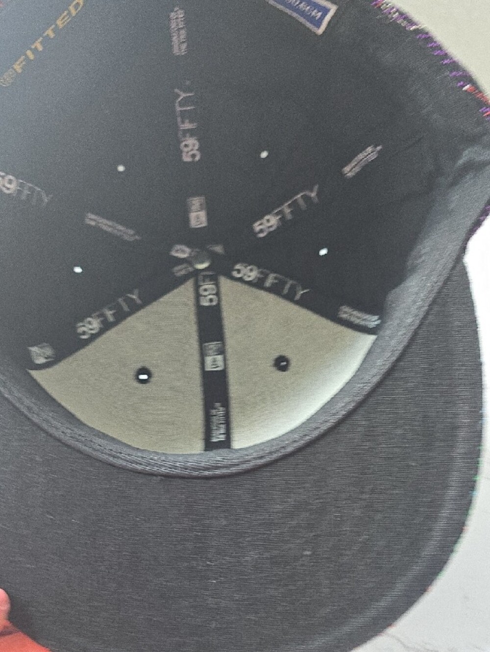 New Era Black Floral Embroidered 59FIFTY Fitted Cap - Picture 7 of 8